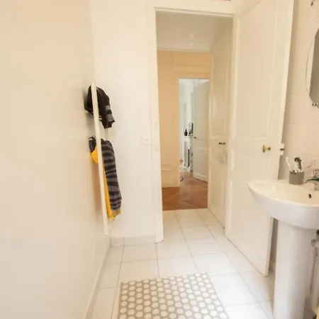 Spacious Close To The Bois De Boulogne Appartement Paris